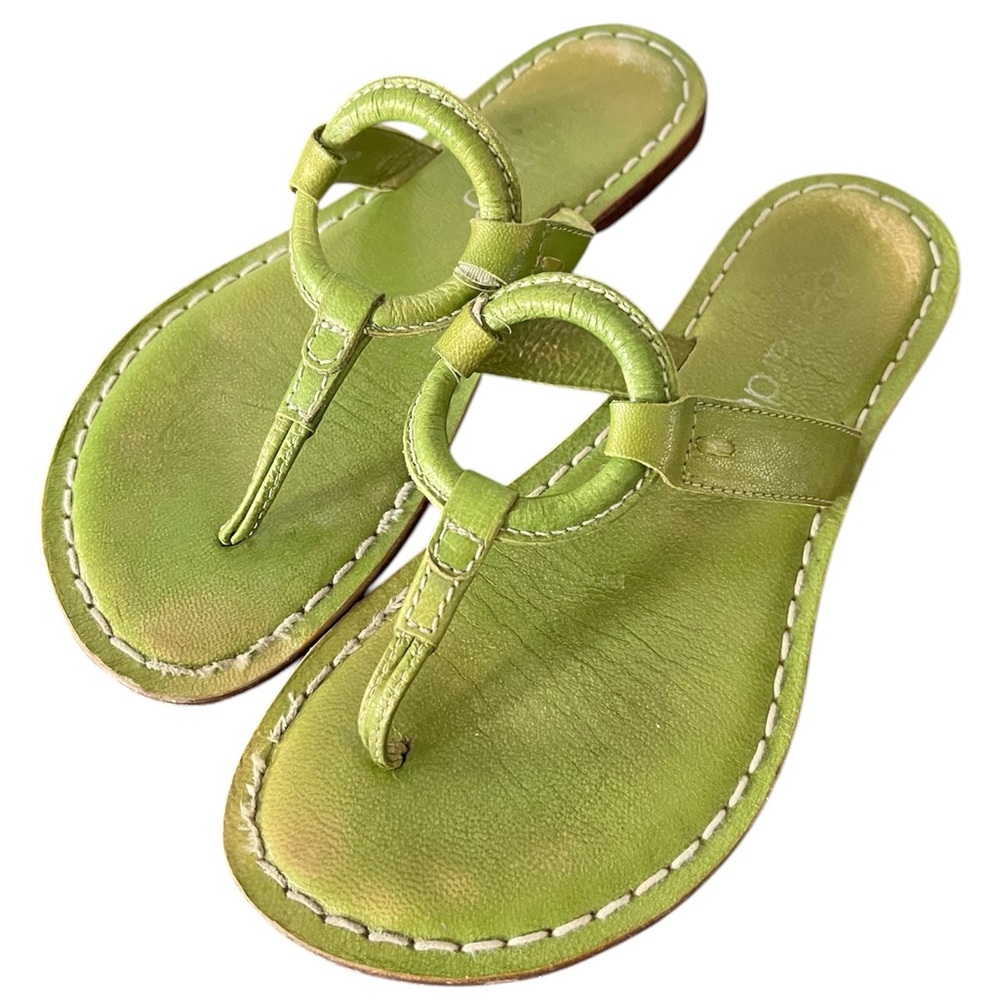 Bernardo lime green flip flop thong slide sandals leather slightly iridescent 8